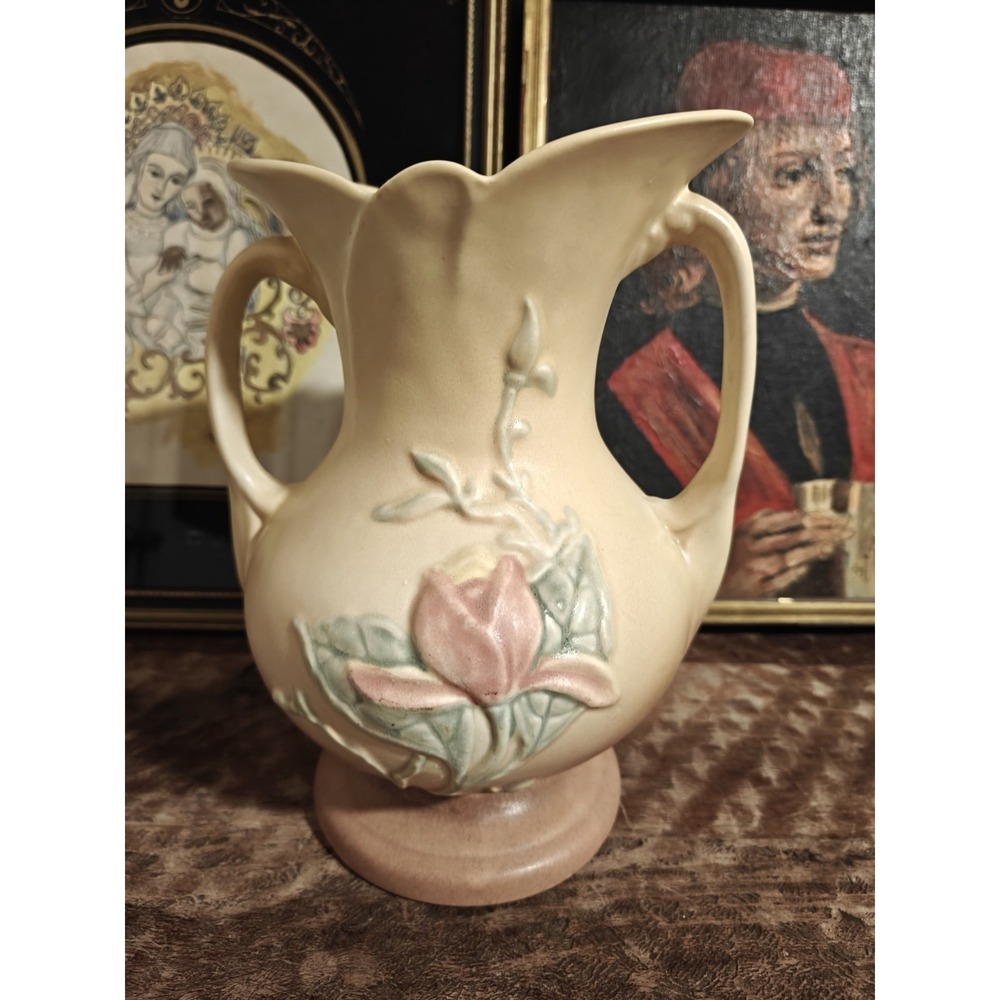Vintage Hull Art Magnolia 2 Handled Vase #3 - 8 1/2 Tall Creamy To Pink